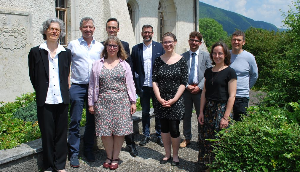 Réunis en Synode samedi 12 juin dernier à Courtelary, les délégués des Eglises réformées ont officiellement accueilli une dizaine de professionnel·le·s qui se sont engagés à faire vivre la région. / Réunis en Synode samedi 12 juin dernier à Courtelary, les délégués des Eglises réformées ont officiellement accueilli une dizaine de professionnel·le·s qui se sont engagés à faire vivre la région.