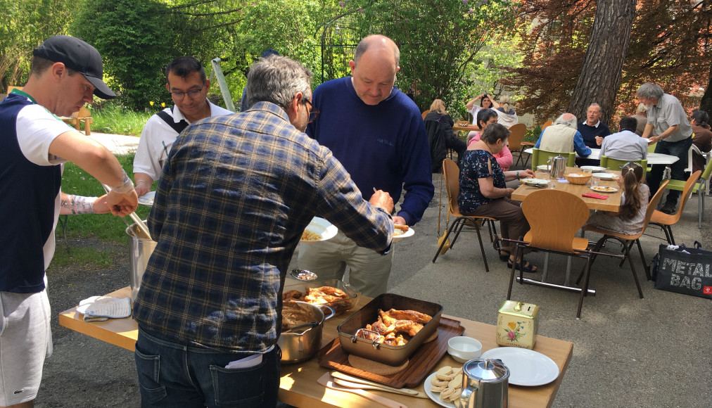 Partage autour de la table à La Chaux-de-Fonds / ©DR