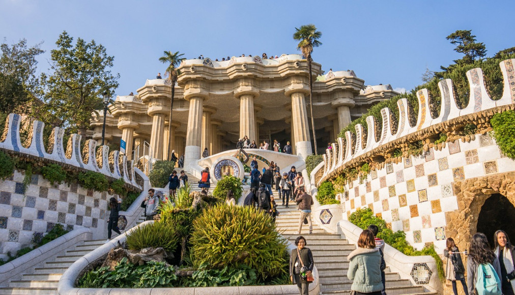 Le Parc Güell à Barcelone, conçu par Gaudi / ©Pixabay