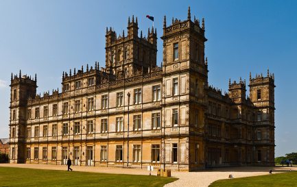 Highclere Castle, lieu de tournage de la série et du film &quot;Downton Abbey&quot; / ©Wikimedia Commons/Richard Munckton/CC BY 2.0