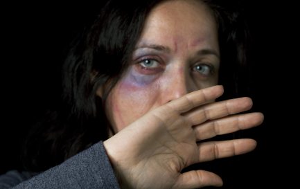 En France, Depuis le début du confinement, les signalements de violences conjugales ont augmenté de 30% . / IStock